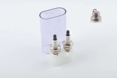 Іридієва свічка запалювання для бензопили L6TCI M14×1,25, 9,5 мм CHAMP