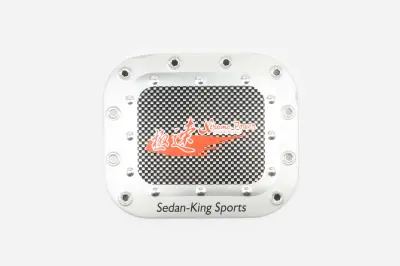 Наліпка на кришку паливного бака SEDAN-KING SPORTS 13×13 см, червона (#1625)