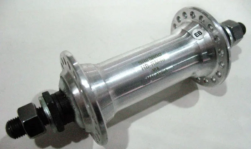 Передняя втулка Shimano HB-RM40, 36H, под гайки, серебристая