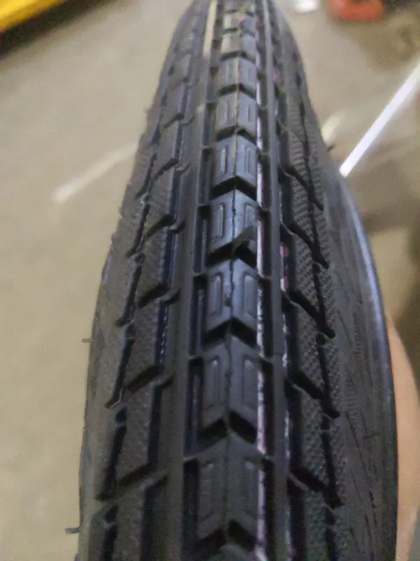Велосипедная шина LTK 24 x 1 3/8 (37-540)