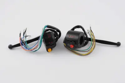 Блоки перемикачів керма Alpha з важелями, комплект 2 шт., чорні