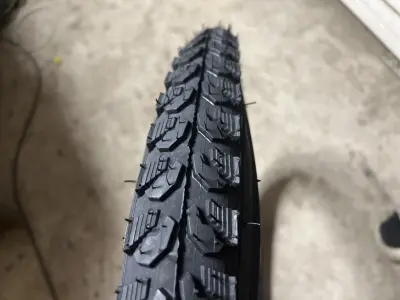 Велосипедна покришка VERE BH-604 26 × 2,125