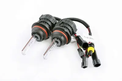 Биксеноновые лампы HB1/9004 AMP 12V 50W 6000K, пара