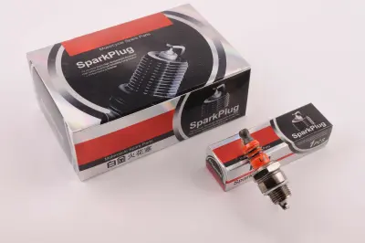 Свічка запалювання для бензопили PLATINUM L6TC M14×1,25, 9,5 мм