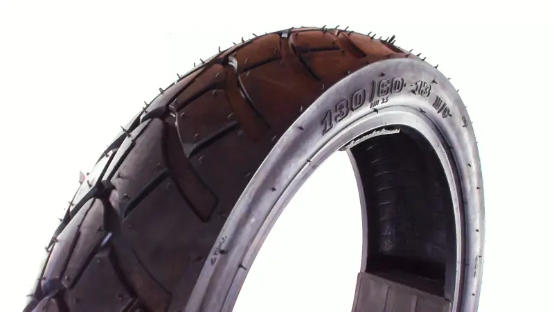 Шосейна мотошина YAT 130/60-13 TL для скутера
