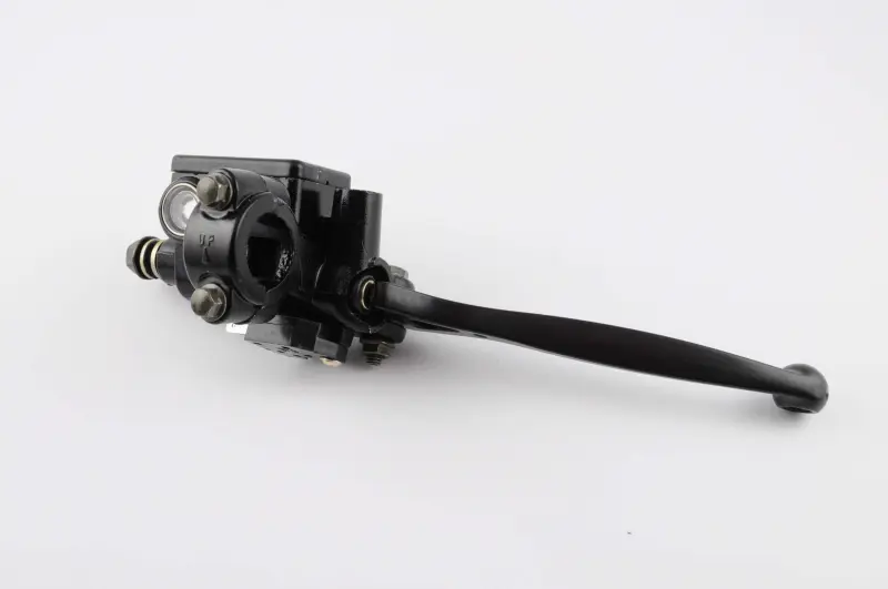 Главный тормозной цилиндр 4T GY6 50 правый низкий CAOKO