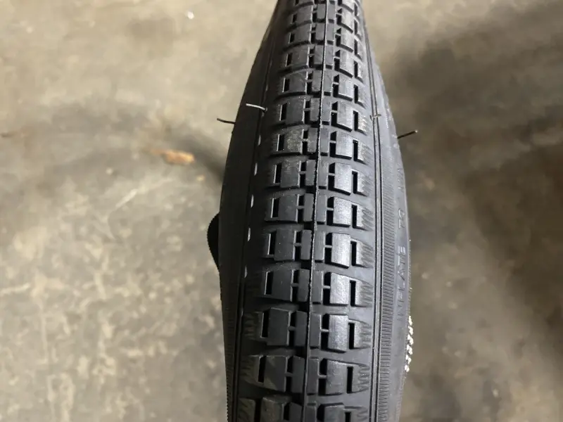 Велосипедная шина Deli Tire S-193 26 × 1 1/2 × 1 5/8 (44-584)