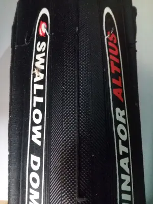 Велосипедна шина Swallow Dominator HS-025 700×23C складана