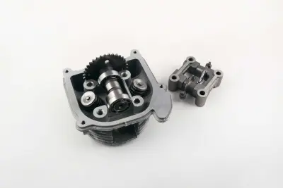 Головка циліндра 4T GY6 50 у зборі, без кришки