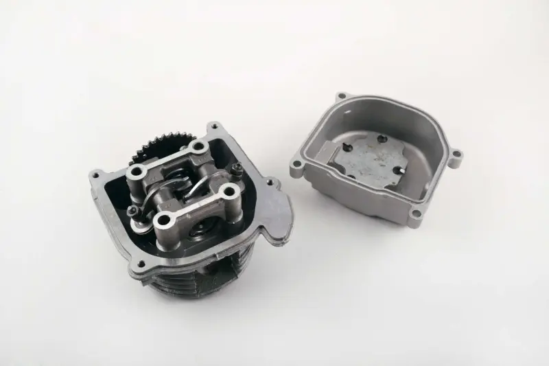 Головка циліндра 4T GY6 50 у зборі з кришкою JH mod:B