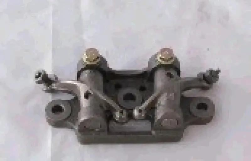 Верхні коромисла клапанів 4T CG125/150, пара в зборі