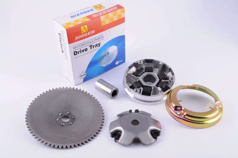 Передний вариатор Honda Dio AF18 DONGXIN с пальцем и щекой