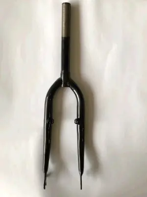 Жорстка велосипедна вилка YKX 20″ під V-brake, чорна