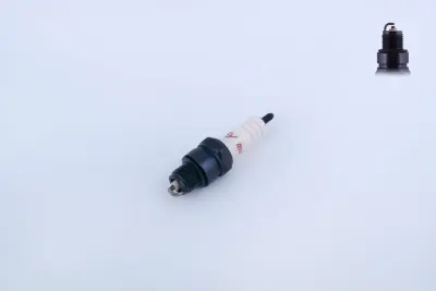 Свічка запалювання А14В Уфа для 2Т двигуна