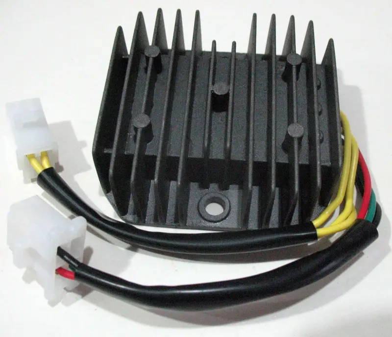 Реле-регулятор зарядки GY6 125/150, 6 проводов 3+3