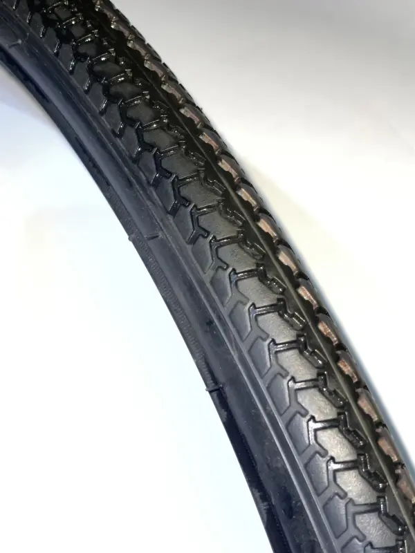 Велосипедная шина Deestone D-880 27×1 3/8 (37-630), черная
