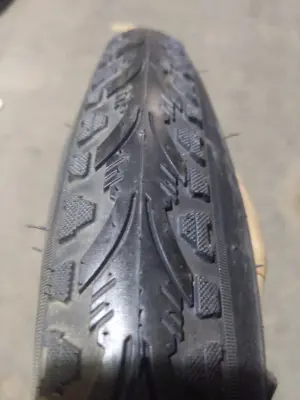 Велосипедна шина Deli Tire SA-293 28 x 1,75 (47-622)