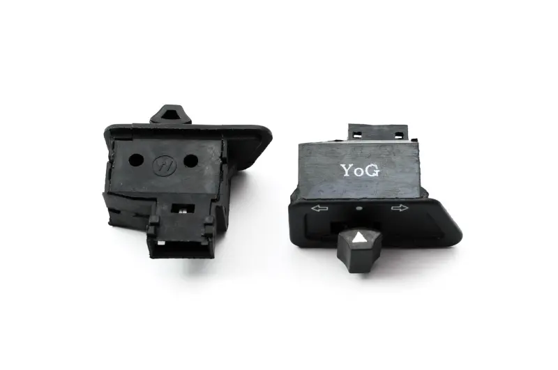 Кнопка-перемикач поворотів на кермо, вузька, для 4T GY6 50–150