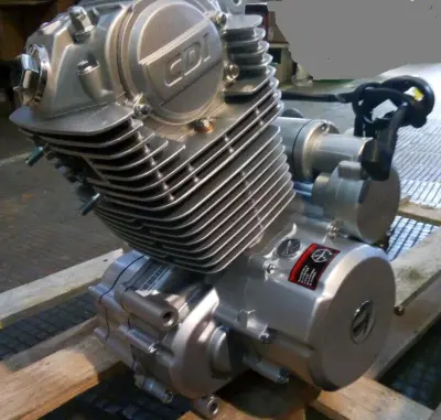 Двигун 4T CB250 169FMM 250 см³ з балансувальним валом
