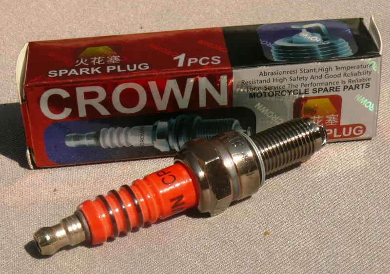Свічка запалювання CROWN CP7E для 4-тактного двигуна