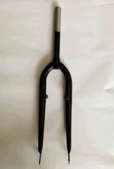 Вилка велосипедная жесткая 24″ под V-brake, черная