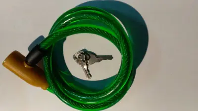 Тросовий замок YKX 1000×10 мм із ключем, зелений
