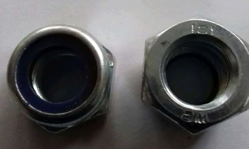 Гайка заднего колеса M14×1,5 с фиксатором SHUK