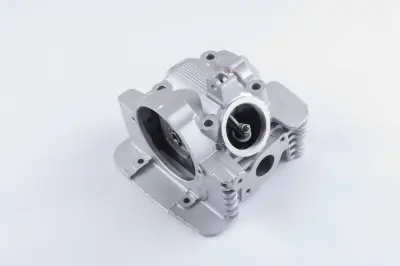 Головка циліндра KOMATCU для Yamaha YBR125 у зборі