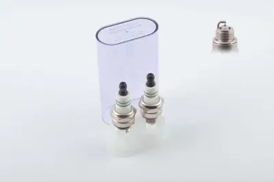 Свічка запалювання для бензопили L6TCI M14×1,25 9,5 мм Iridium BSC