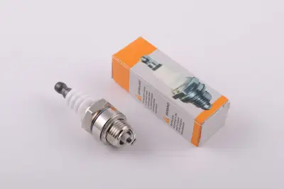 Свічка запалювання для бензопили L6TC M14x1,25 9,5 мм STL