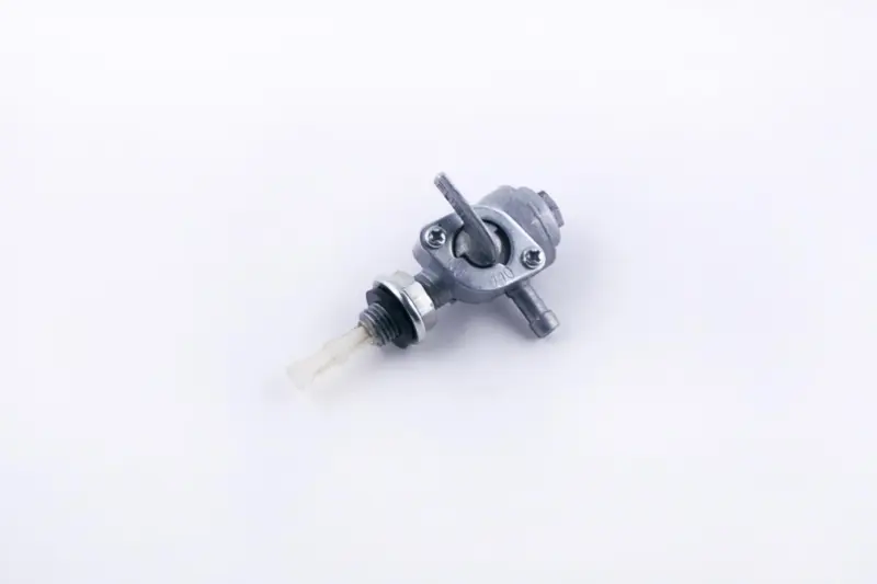 Топливный кран Honda GX168 Ø10 мм, штуцер 180°, с резервом HY