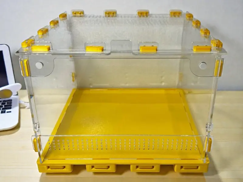 ANTMART Yellow 300×300×200 mm terrarium with magnetic door