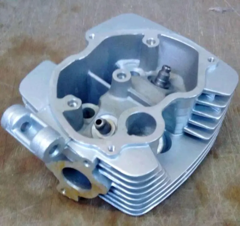 Головка циліндра 4T CG150 з клапанами JING