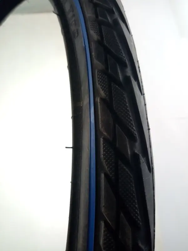 Велосипедная шина 26 × 1,75 Delitire SA-234 Blue strip с синей полосой