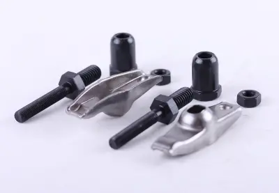 Коромысла клапанов 168F/170F (6,5/7 л.с.), пара с болтами и гайками AMG