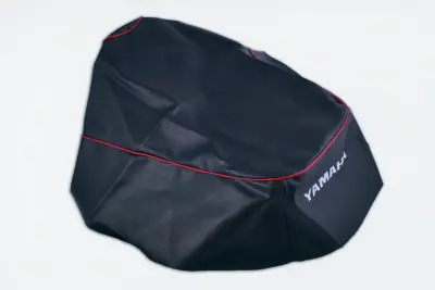 Чехол сиденья Yamaha JOG VDK чёрный с красным кантом