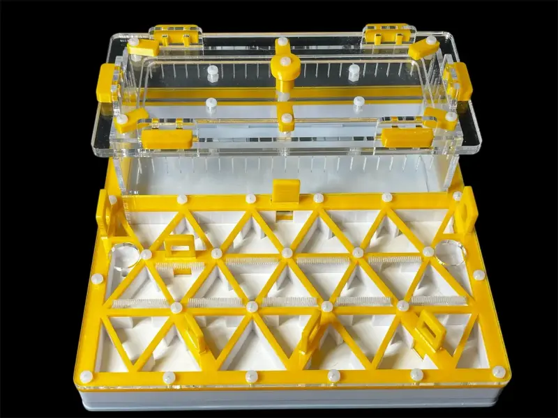 Муравьиная ферма ANTMART Trigon Yellow Б 200×200 мм со сплошным гипсом Г23